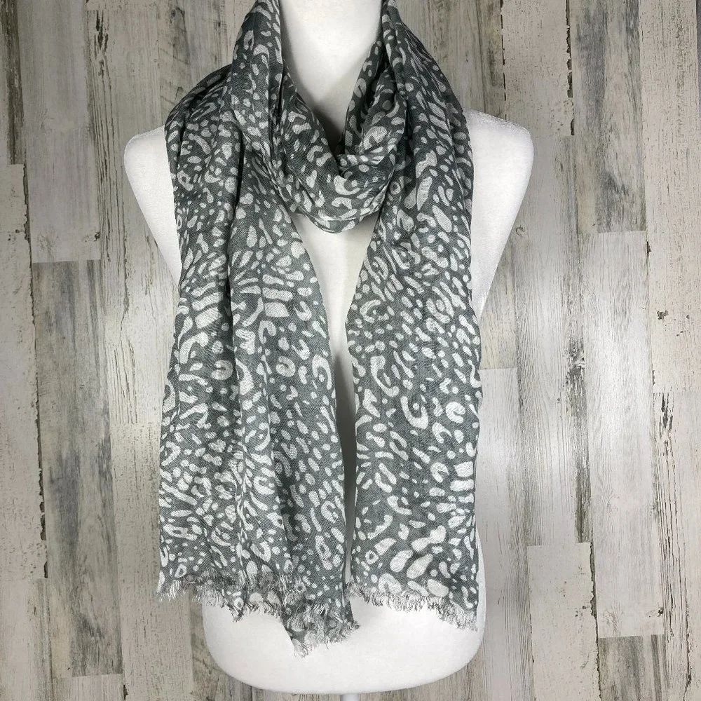 Calvin Klein Womens Gray Leopard Print Wrap Scarf